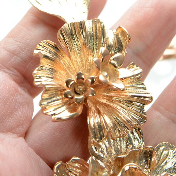 Oscar de la Renta Rose-gold Blooming Bold Flower Collar Necklace - Picture 9 of 11